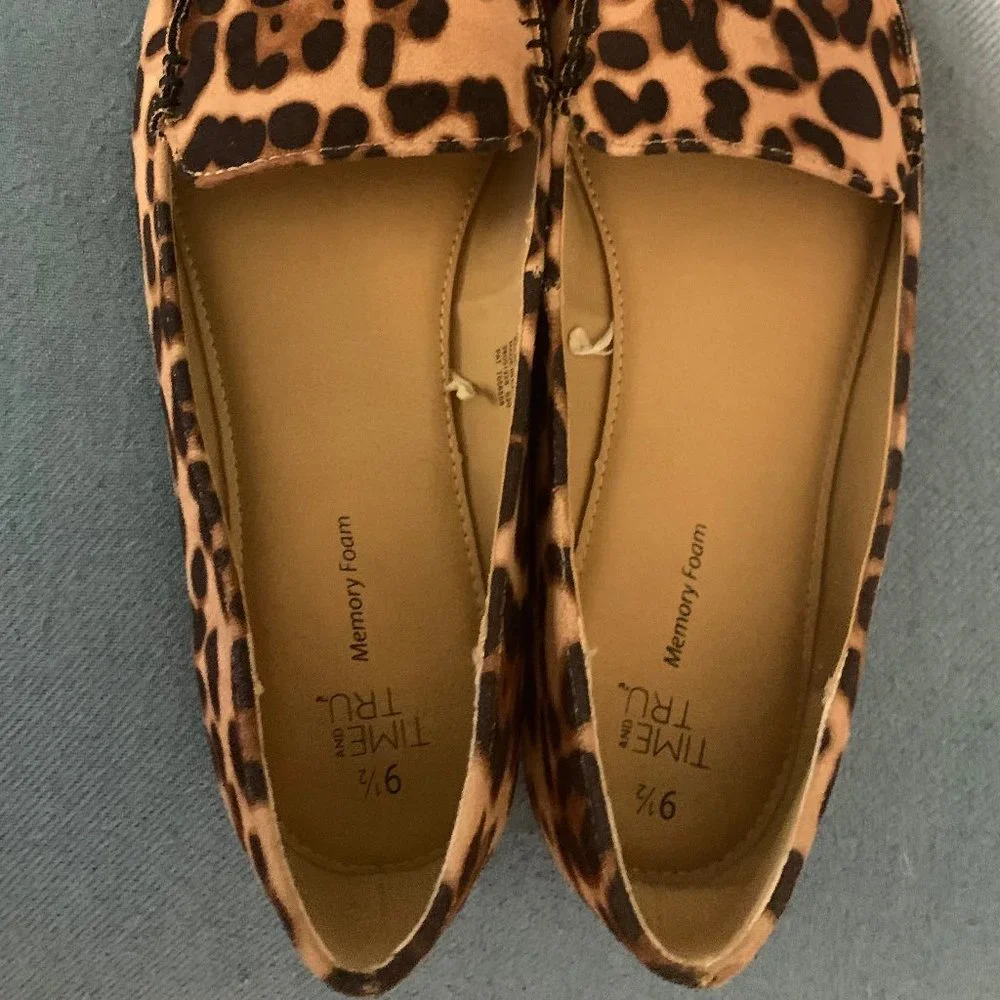 NEW Leopard Print Flat Shoes - Picture 6 of 7